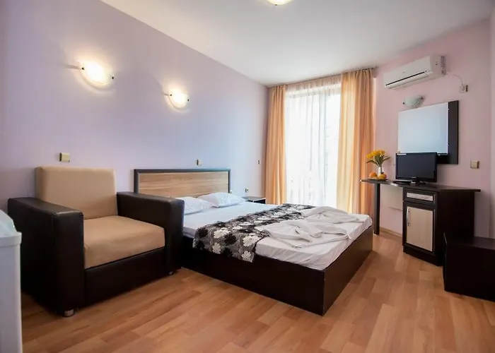 Hotel South - New Management And Free Access Carevo