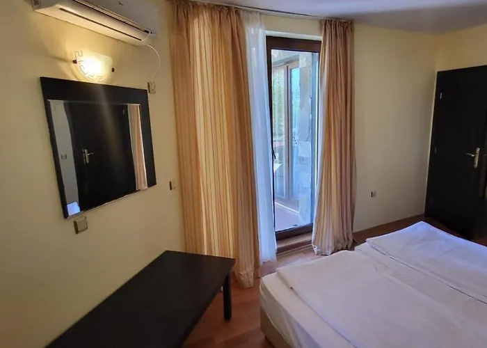 Hotel South - New Management And Free Access Carevo