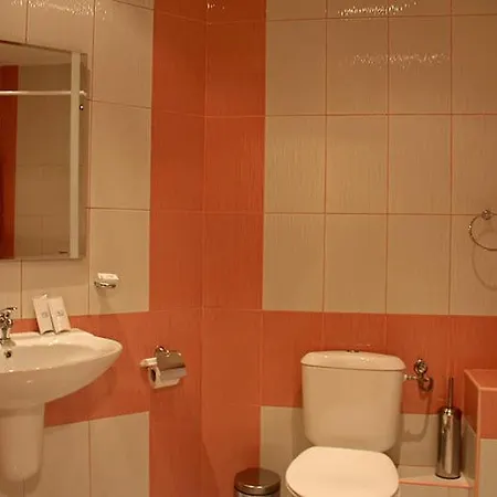 South - New Management And Free Access ツァレヴォ